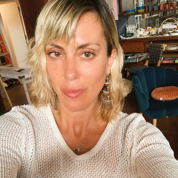 Meet your Posher, Kelly - Picture 3 of 3